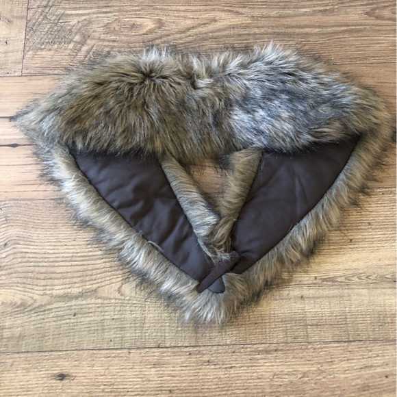 🎃3/$12🎃 Helen Welsh Faux Fur Stole - Picture 3 of 6